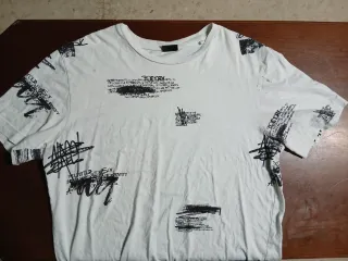 Camiseta Blanca Estampada Poetry