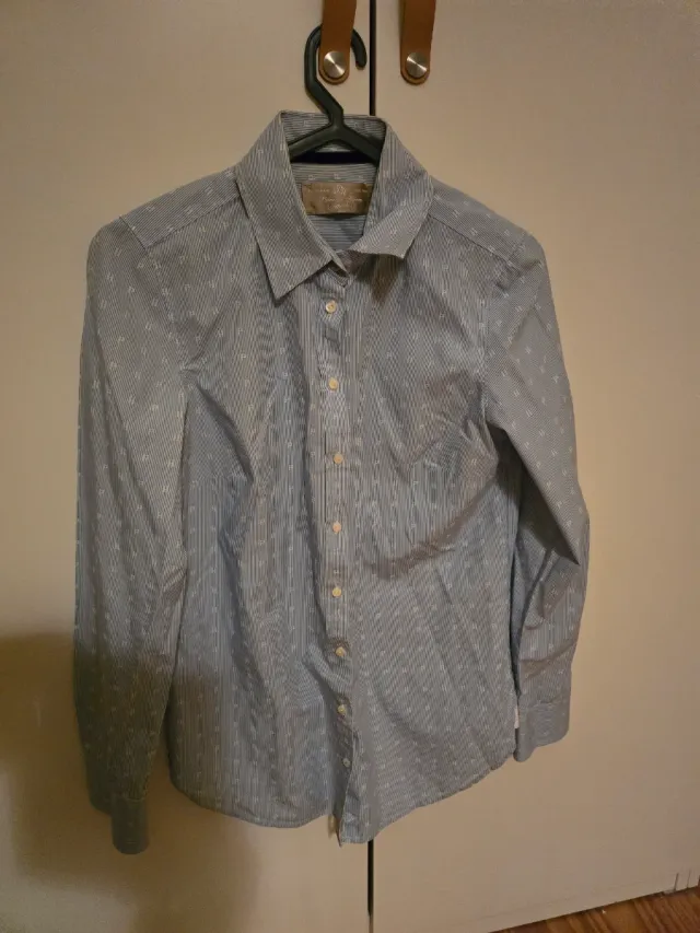 Camisa Pedro del Hierro azul e branco