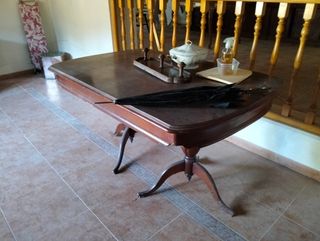 Se vende mueble aparador antiguo con espejo