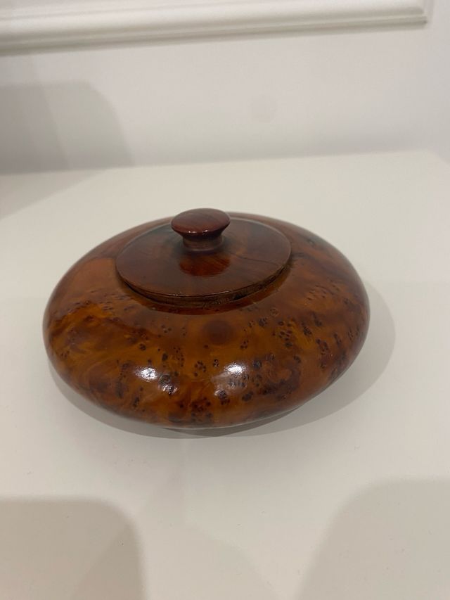 Cajita decorativa de madera