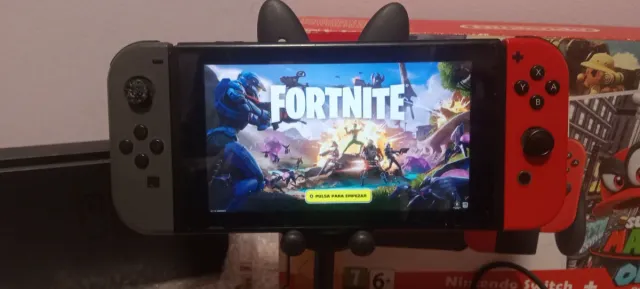 Nintendo Switch Fortnite + Super Mario Odyssey