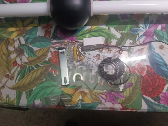 Lámpara de diseño esfera negra y blanca