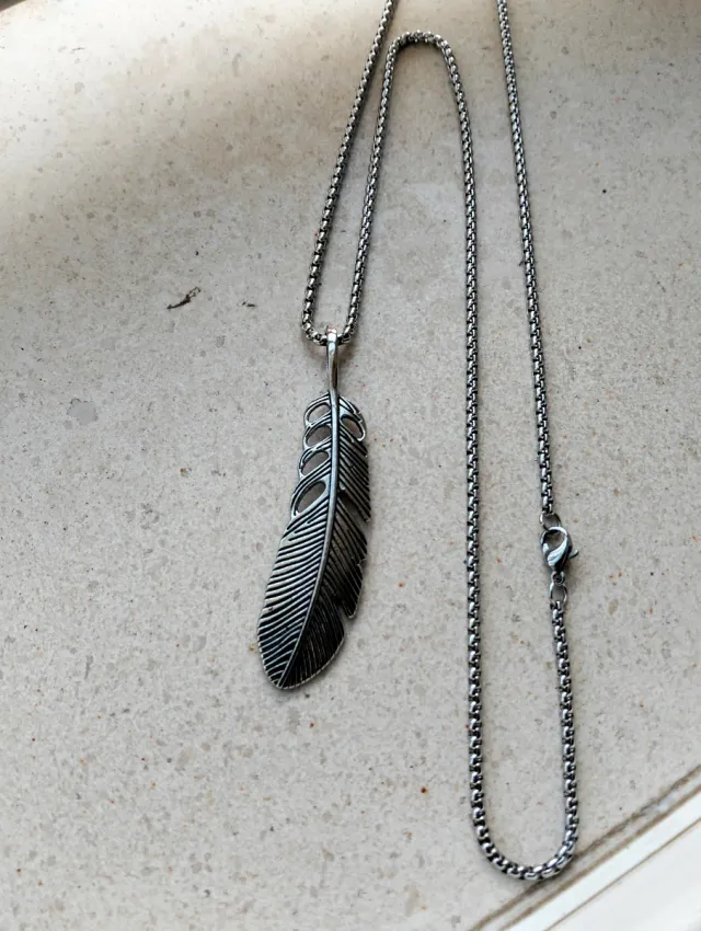 Colgante Pluma con Cadena