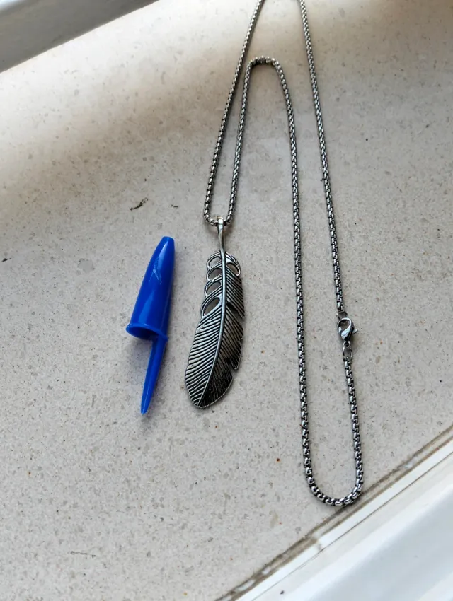 Colgante Pluma con Cadena