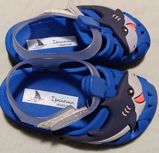 Sandalias bebe tiburón azul