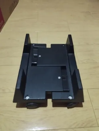 Soporte para torre de ordenador con ruedas