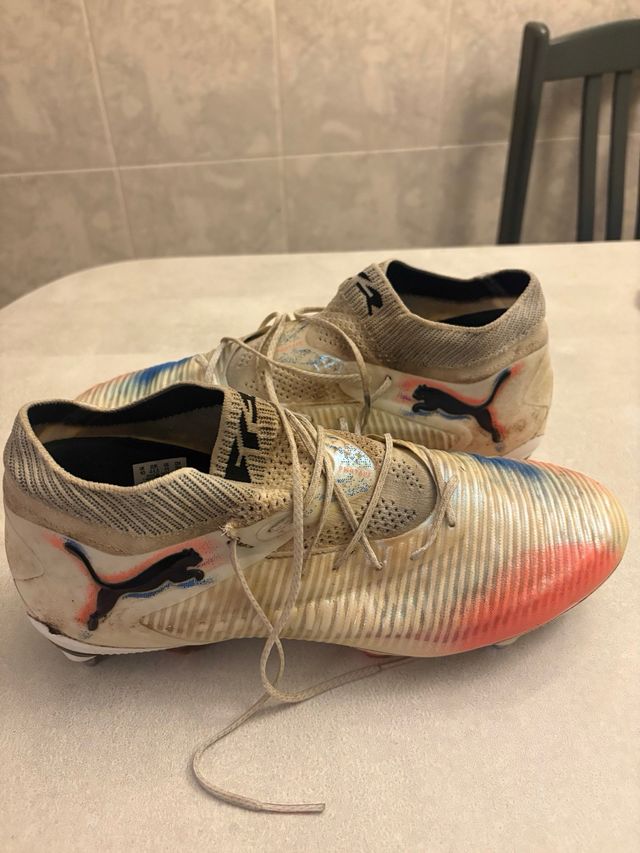 Botas de fútbol Puma gama alta