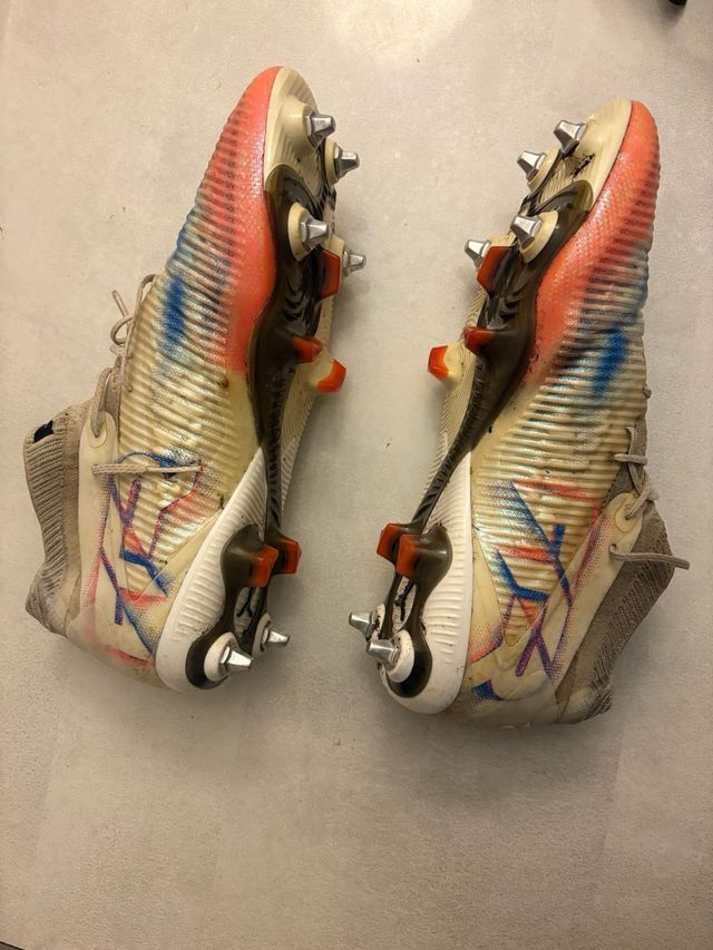 Botas de fútbol Puma gama alta