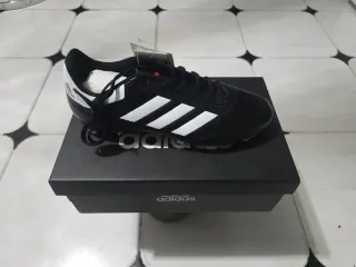 Zapatillas Adidas Fútbol Negras y Blancas