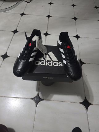 Zapatillas Adidas Fútbol Negras y Blancas
