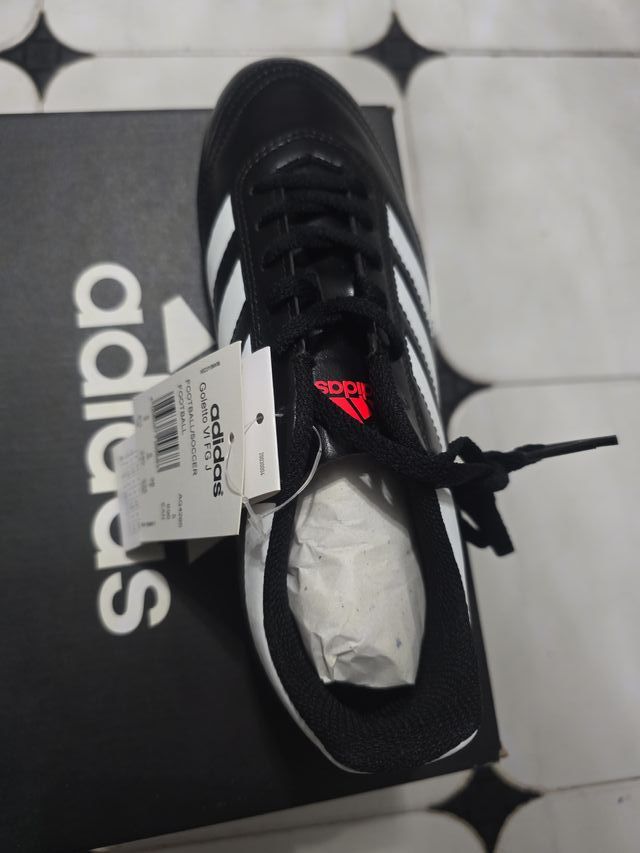 Zapatillas Adidas Fútbol Negras y Blancas