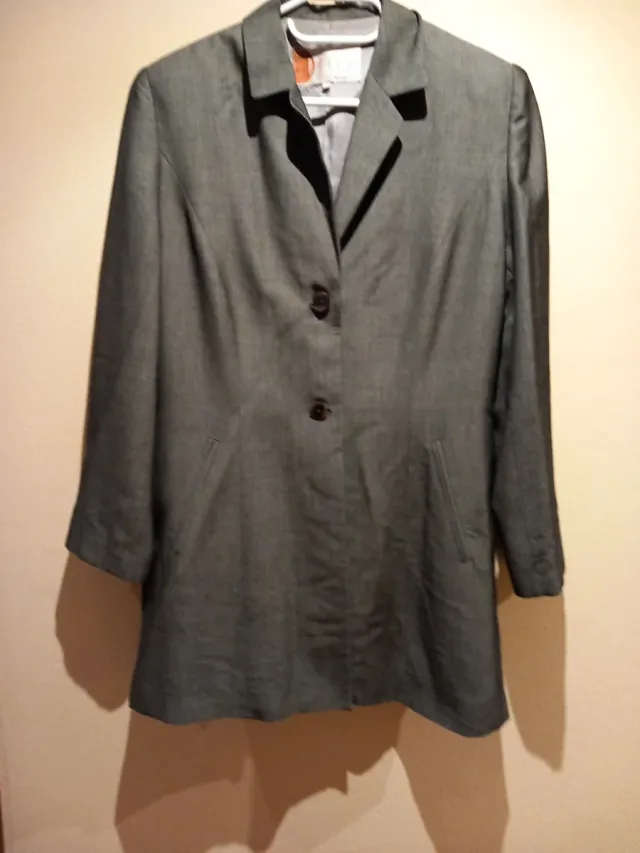 Americana gris talla 44