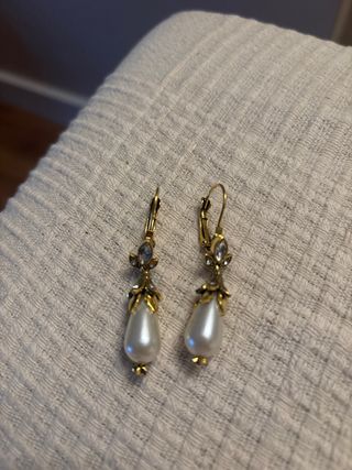 Pendientes estilo Isabelinos Perla Dorados
