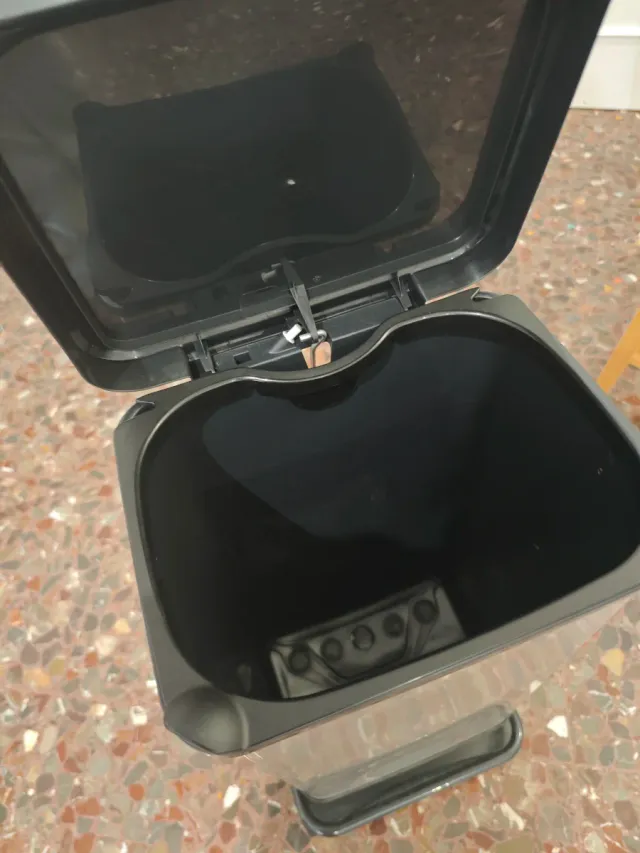 Cubo basura 40L plástico