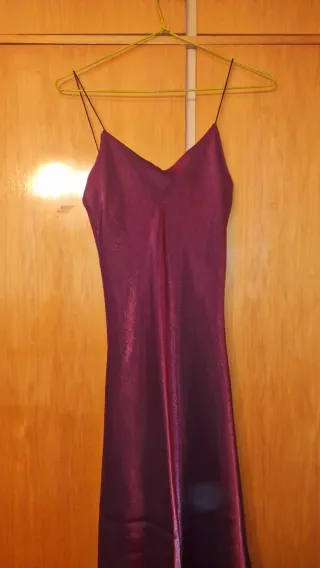 Vestido de fiesta burdeos brillante
