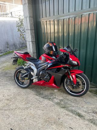 Honda CBR 600 RR Roja