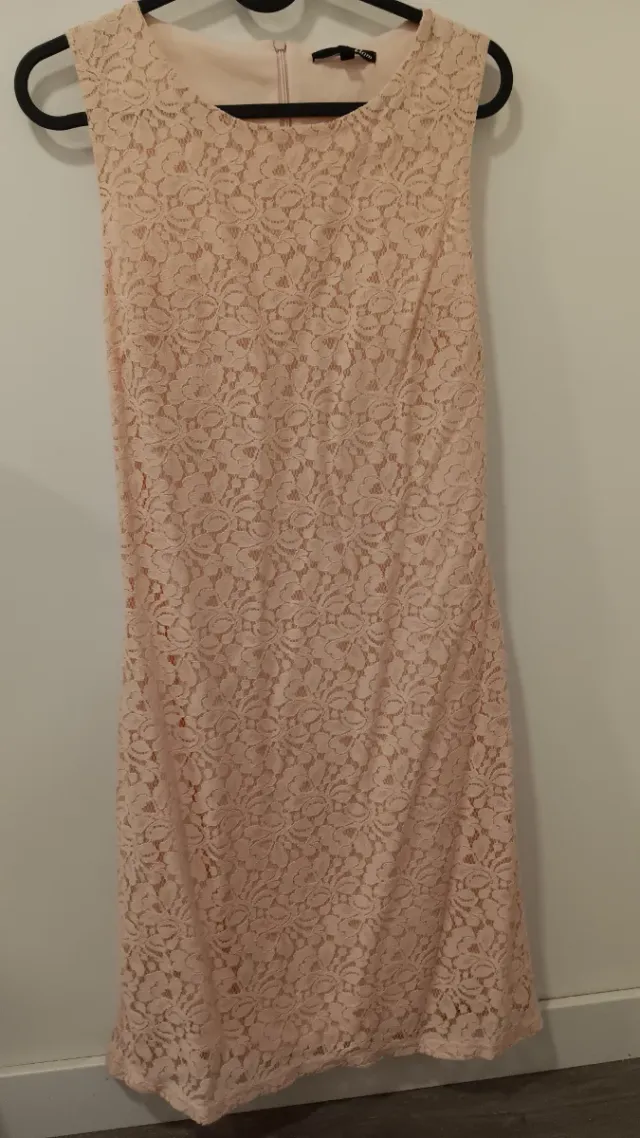 Vestido rosa de encaje