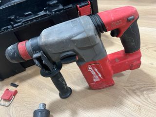 Taladro percutor Milwaukee M18 FUEL
