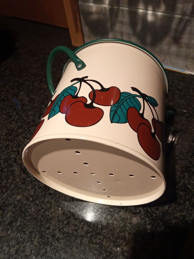 Organizzatore di utensili con design a ciliegie