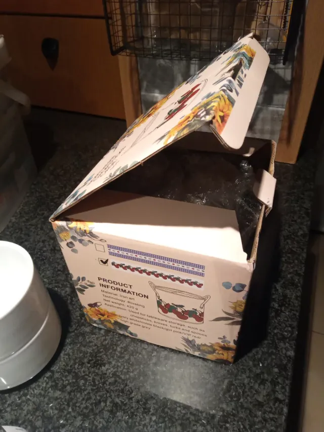 Organizzatore di utensili con design a ciliegie