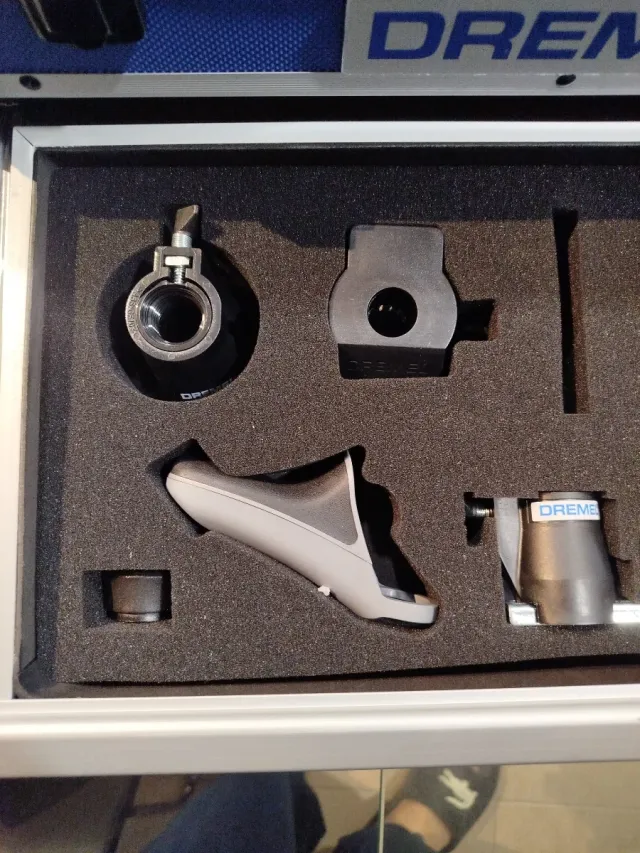 Dremel 8240 Kit Herramienta Rotatoria