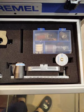 Dremel 8240 Kit Herramienta Rotatoria