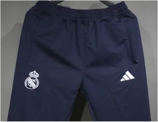 Chándal Real Madrid con capucha