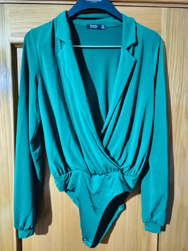 Body Bershka verde talla M