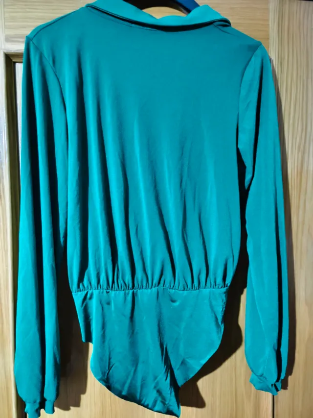 Body Bershka verde talla M