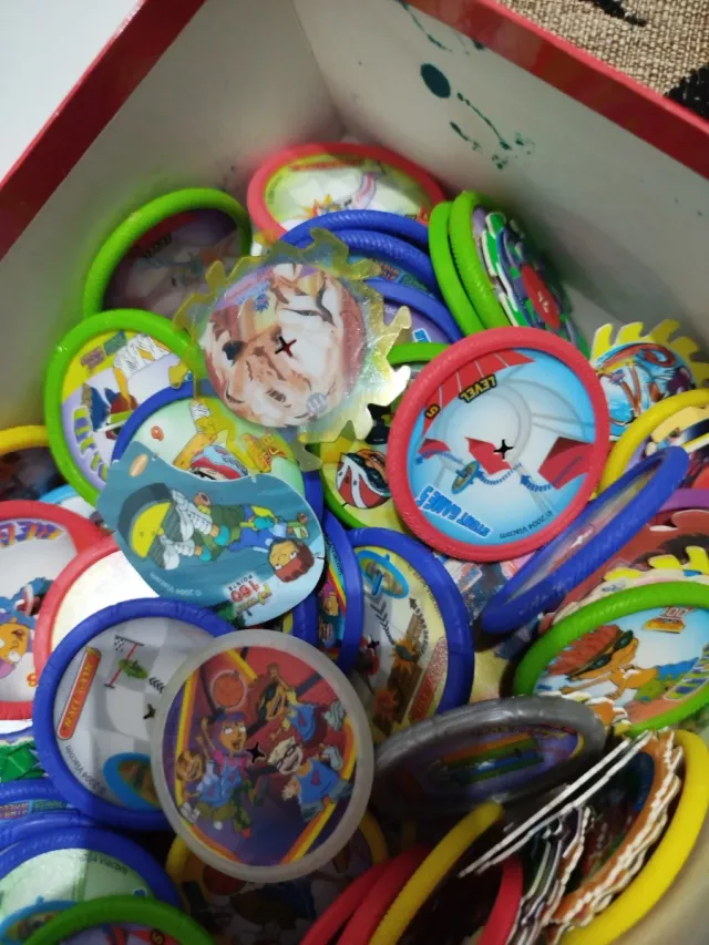 Tazos Bayblade e Pocket Rockers Coleção