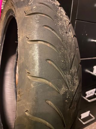 Neumático de moto usado 120/70-15 56H