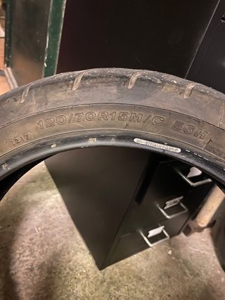 Neumático de moto usado 120/70-15 56H