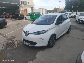 RENAULT ZOE-RECIEN PINTADO POR ESTETICA-SOLO 60.00