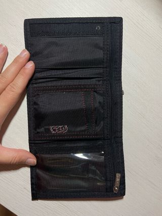 Nueva Cartera Billabong Roja y Negra