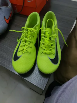 Botas fútbol niño Nike T.38.5