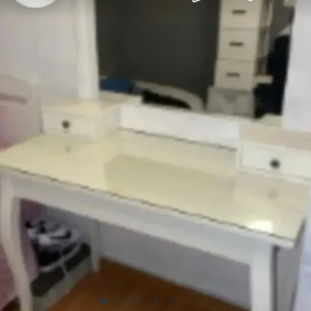 Tocador blanco con cajones