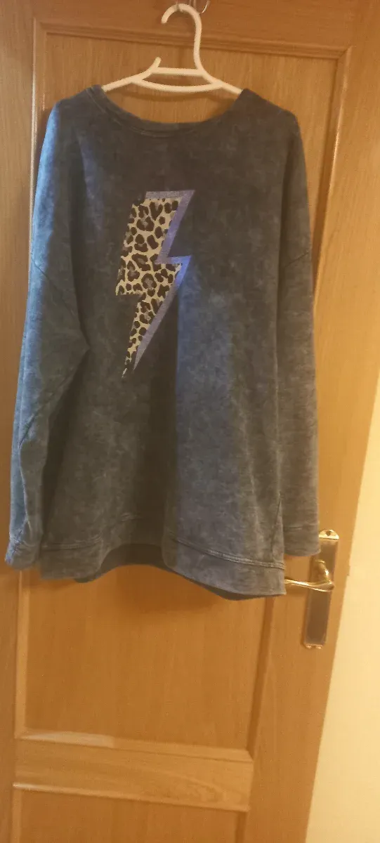 Sudadera gris efecto lavado