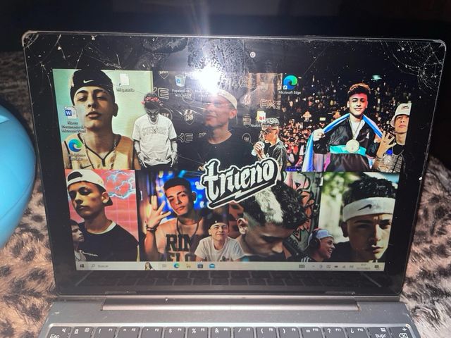 Ordenador portátil Lenovo gris