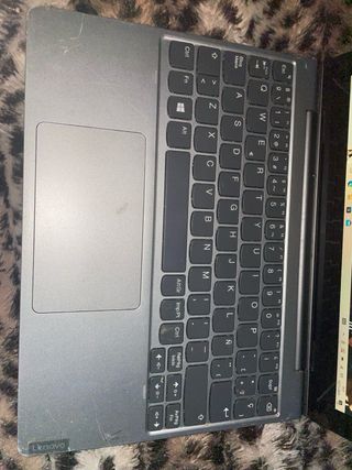 Ordenador portátil Lenovo gris