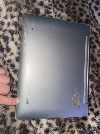 Ordenador portátil Lenovo gris