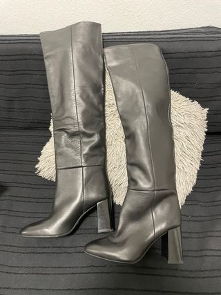 Botas altas de piel Zara