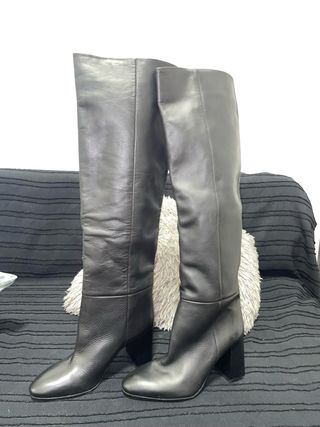 Botas altas de piel Zara