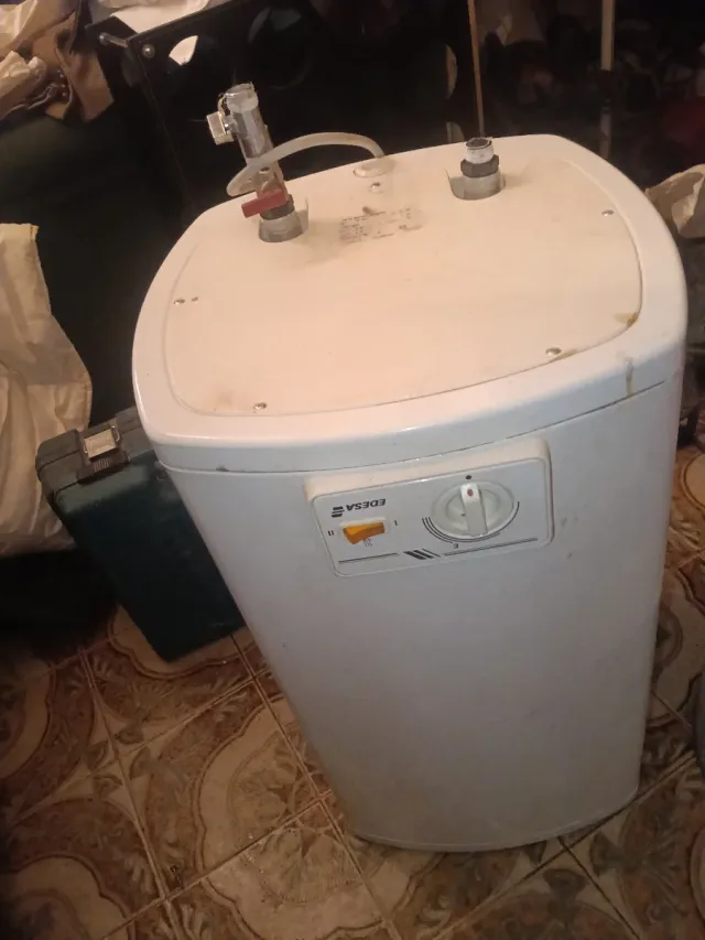 Termo eléctrico EDESA blanco