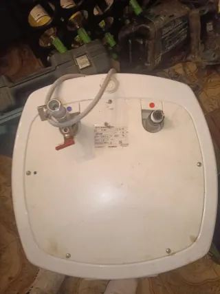 Termo eléctrico EDESA blanco