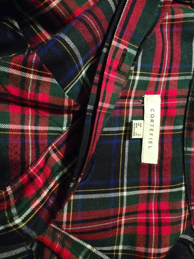 Camisa Cortefiel xadrez azul e vermelha