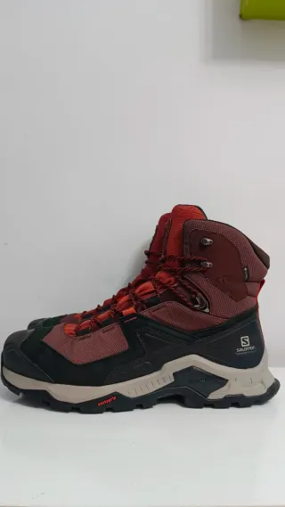 Botas Salomon Trekking Negras/Rojas