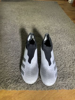 Botas de fútbol Adidas Predator blancas