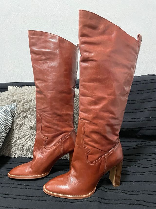 Botas altas de piel Zara marrones