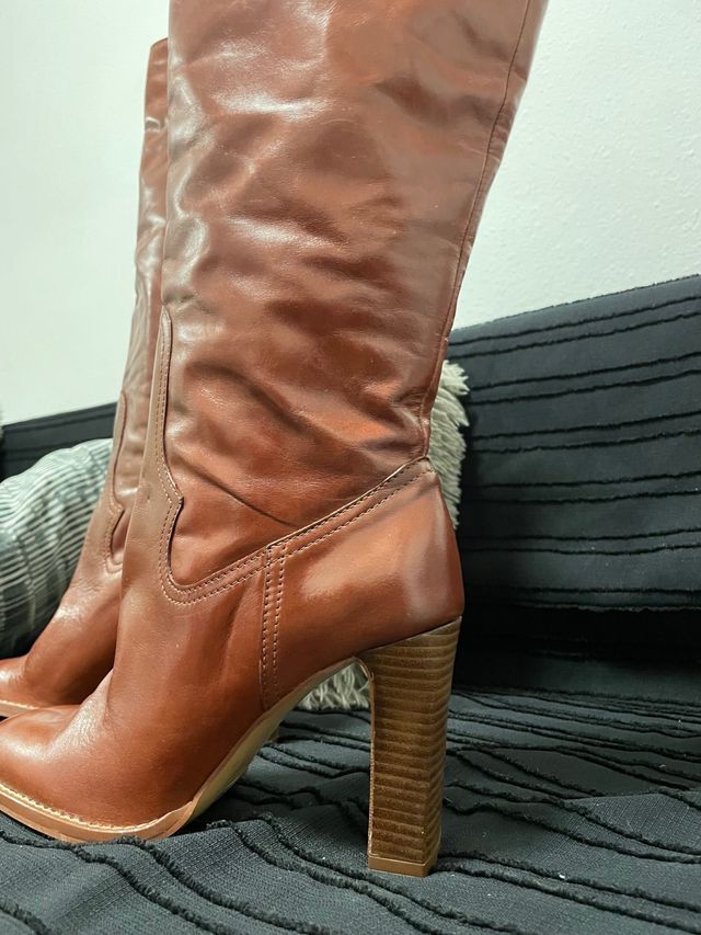 Botas altas de piel Zara marrones