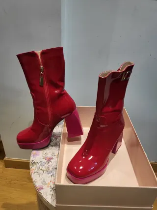 Botas rojas charol plataforma tacón